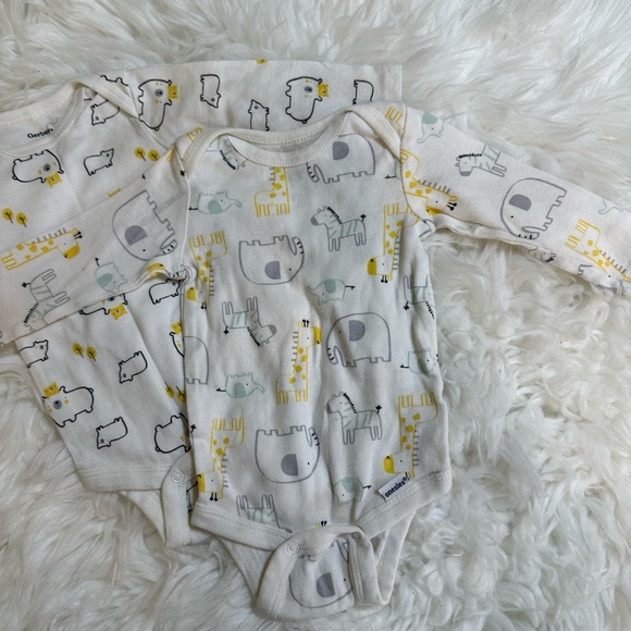 Gerber Baby Boy 0-3 month onesies lot - Picture 3 of 5